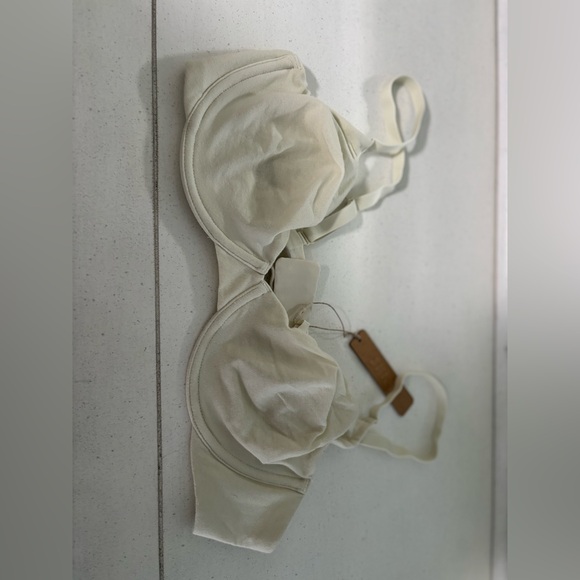 Woman’s skims bras - Picture 2 of 2